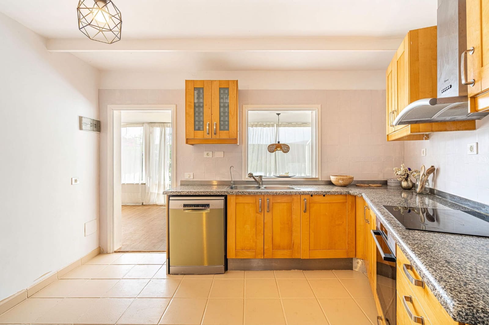 3 bedroom Townhouse for rent in Arafo with garage - € 1,650 (Ref: 10131178)