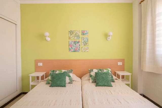 1 sovrum Lägenhet att hyra i Los Cristianos, Arona med pool garage - 1 200 € (Ref: 2271639)