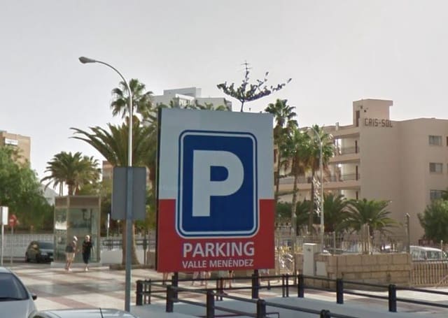 Garage till salu i Los Cristianos, Arona - 17 000 € (Ref: 4632420)