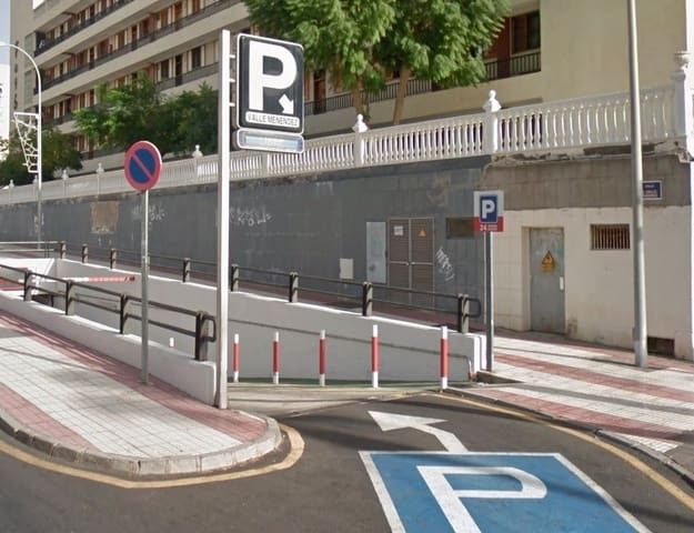 Garage till salu i Los Cristianos, Arona - 17 000 € (Ref: 4632420)