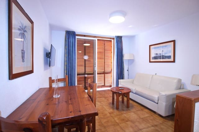 Yksiö vuokrattavana paikassa Playa de las Americas, Arona mukana uima-altaan - 1 950 € (Ref: 5486152)