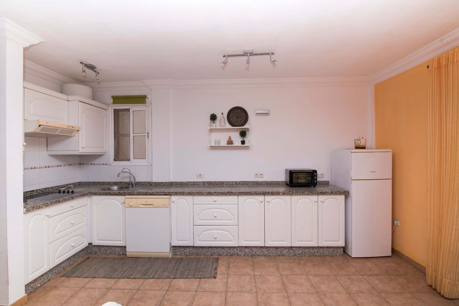 1 sovrum Lägenhet att hyra i Arona - 990 € (Ref: 6090633)