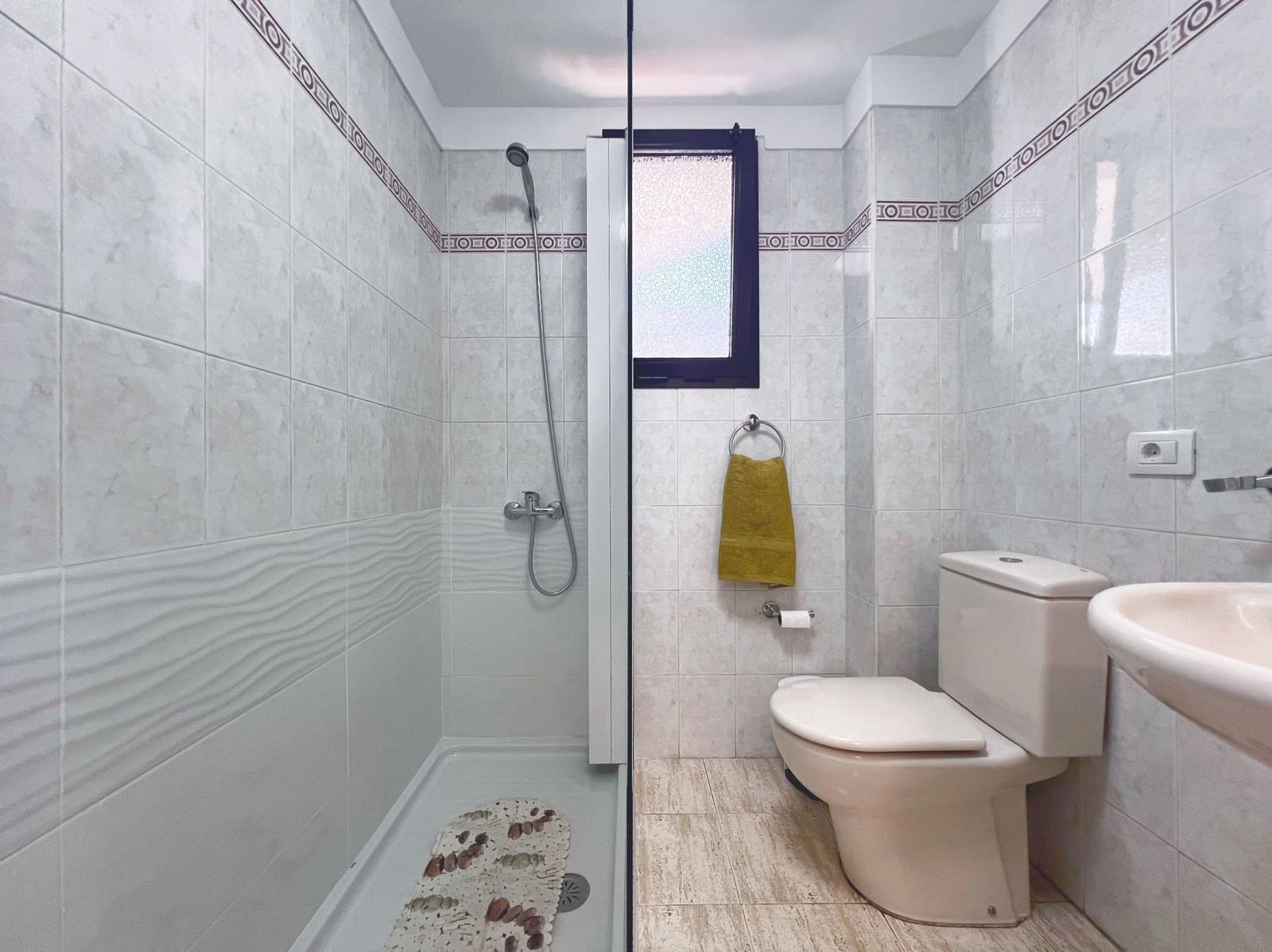 1 sovrum Lägenhet att hyra i Arona med pool - 1 700 € (Ref: 6211940)