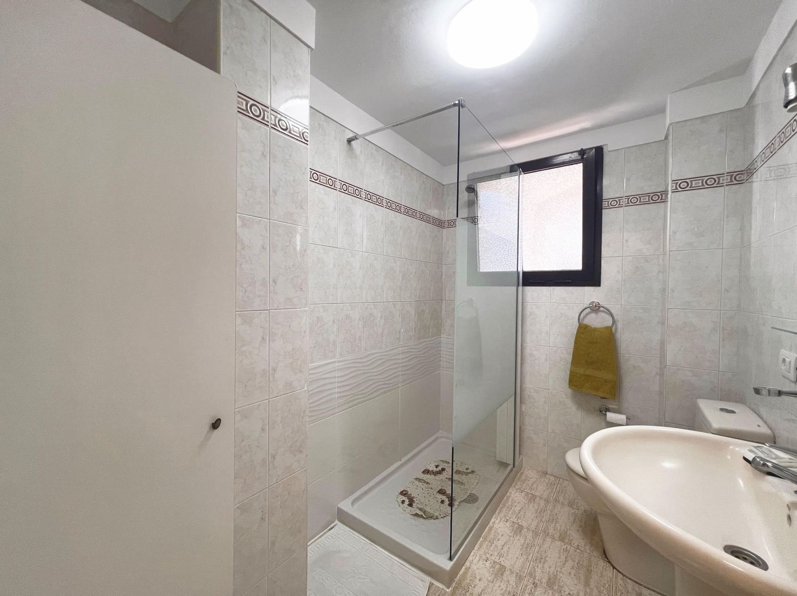 1 sovrum Lägenhet att hyra i Arona med pool - 1 700 € (Ref: 6211940)