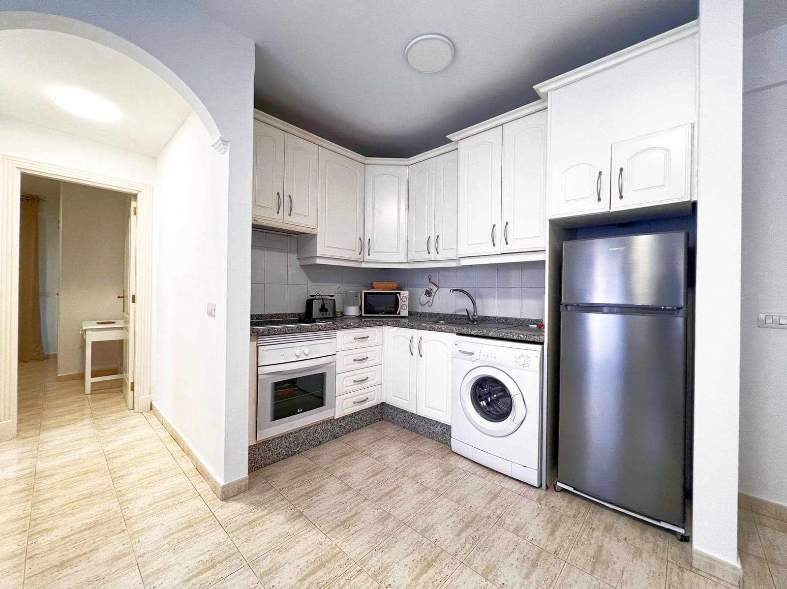 1 sovrum Lägenhet att hyra i Arona med pool - 1 700 € (Ref: 6211940)