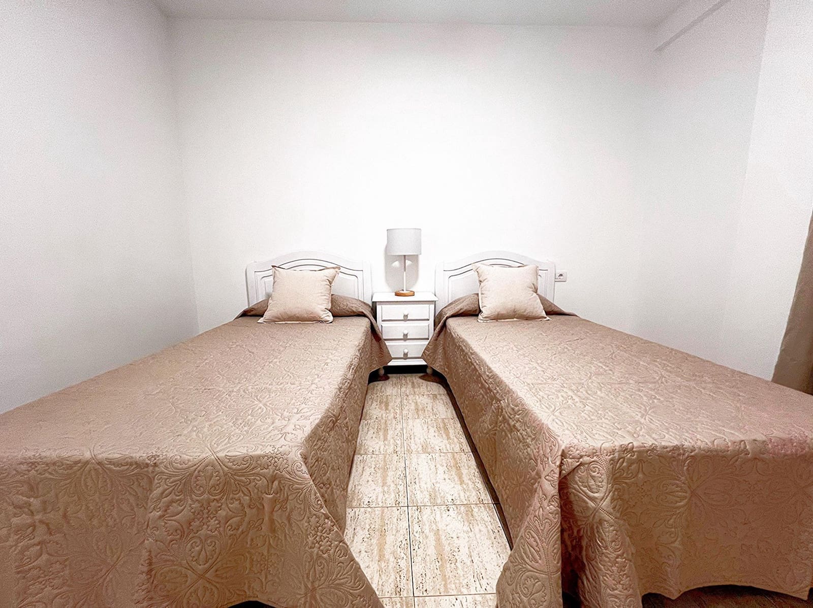 1 sovrum Lägenhet att hyra i Arona med pool - 1 700 € (Ref: 6211940)