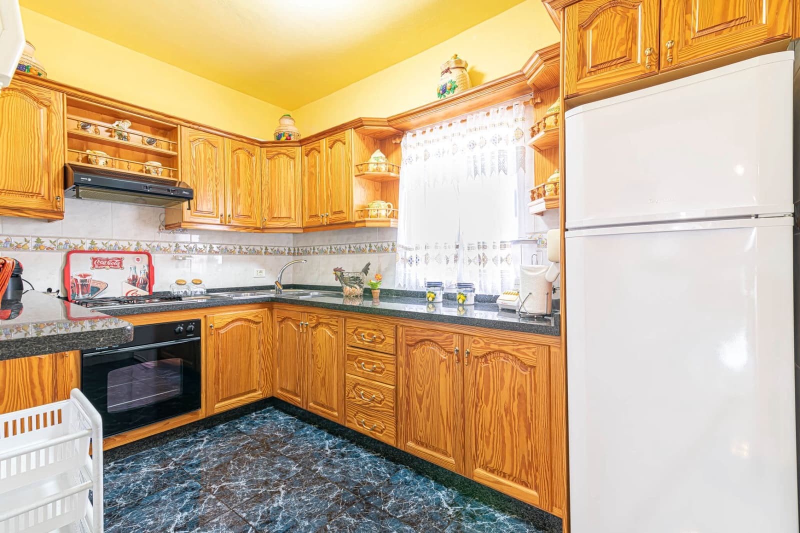 Appartement de 1 chambre à louer à Chimiche - 770 € (Ref: 6365947)