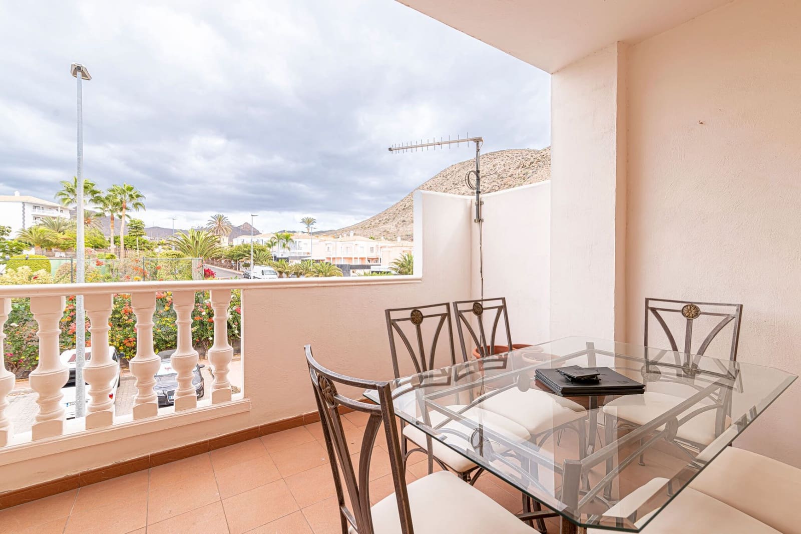 2 Zimmer Wohnung zu vermieten in Los Cristianos mit Pool - 1.800 € (Ref: 6431409)