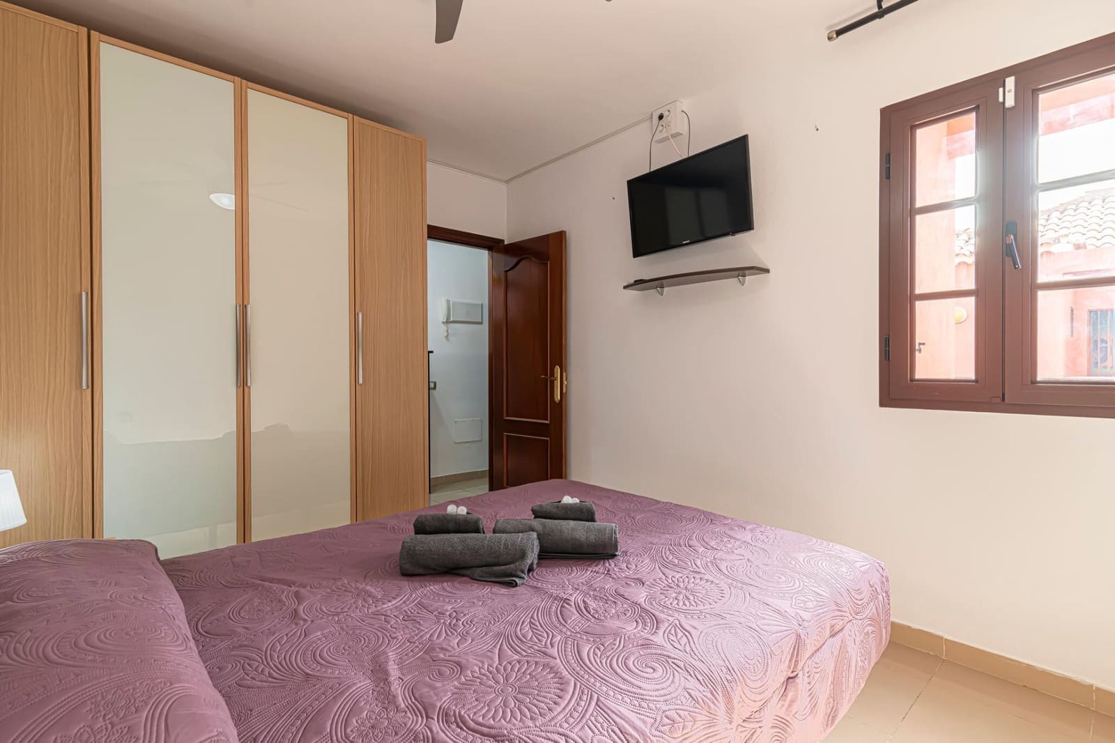 2 bedroom Flat for rent in Arona with pool garage - € 1,380 (Ref: 6955253)