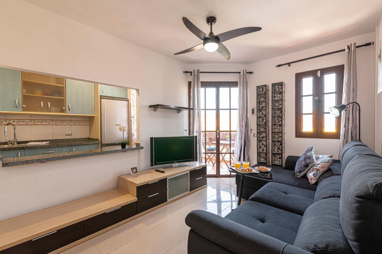 2 bedroom Flat for rent in Arona with pool garage - € 1,380 (Ref: 6955253)