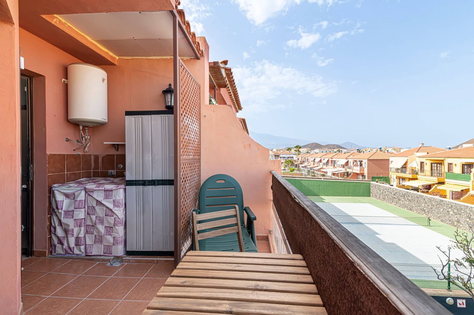 2 bedroom Flat for rent in Arona with pool garage - € 1,380 (Ref: 6955253)