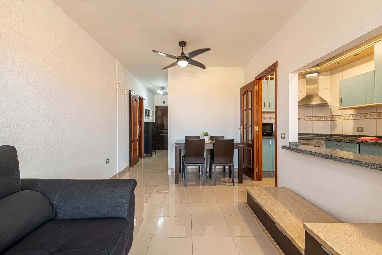 2 bedroom Flat for rent in Arona with pool garage - € 1,380 (Ref: 6955253)