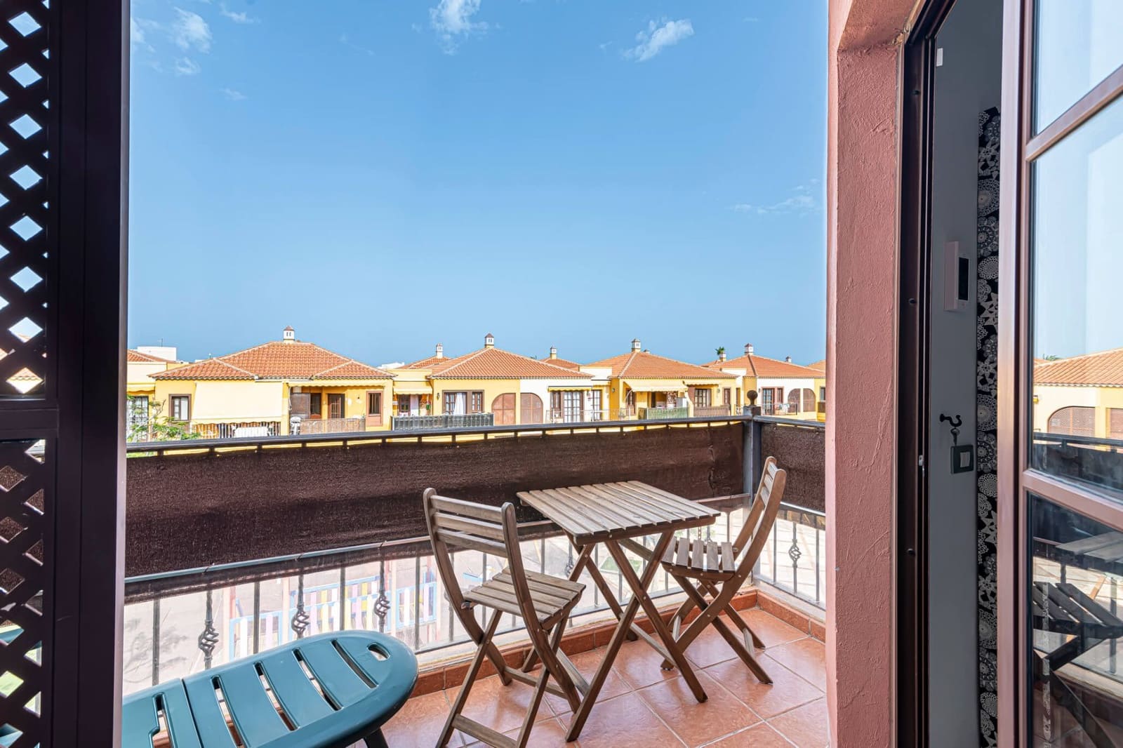 2 bedroom Flat for rent in Arona with pool garage - € 1,380 (Ref: 6955253)