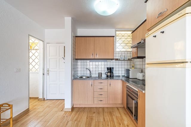 Appartement de 2 chambres à louer à Los Cristianos, Arona - 1 400 € (Ref: 7467860)
