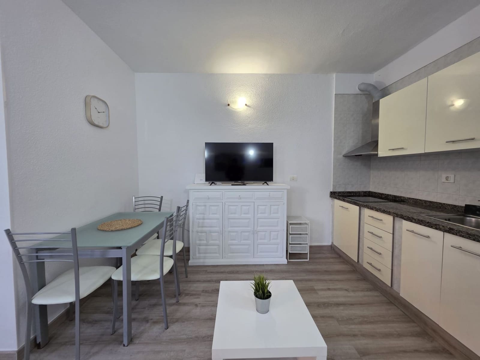 Appartement de 1 chambre à louer à Los Cristianos - 1 200 € (Ref: 7524122)