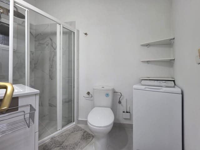 Appartement de 1 chambre à louer à Los Cristianos, Arona - 1 200 € (Ref: 7524122)