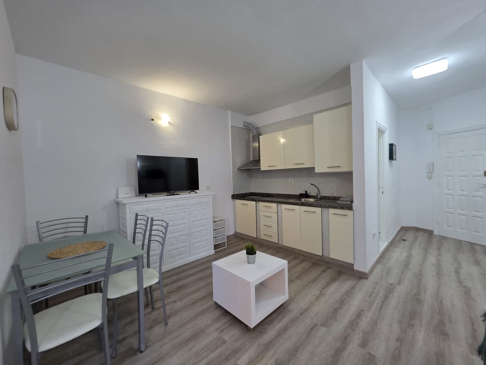 Appartement de 1 chambre à louer à Los Cristianos - 1 200 € (Ref: 7524122)