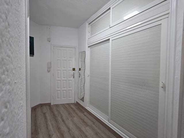 Appartement de 1 chambre à louer à Los Cristianos, Arona - 1 200 € (Ref: 7524122)