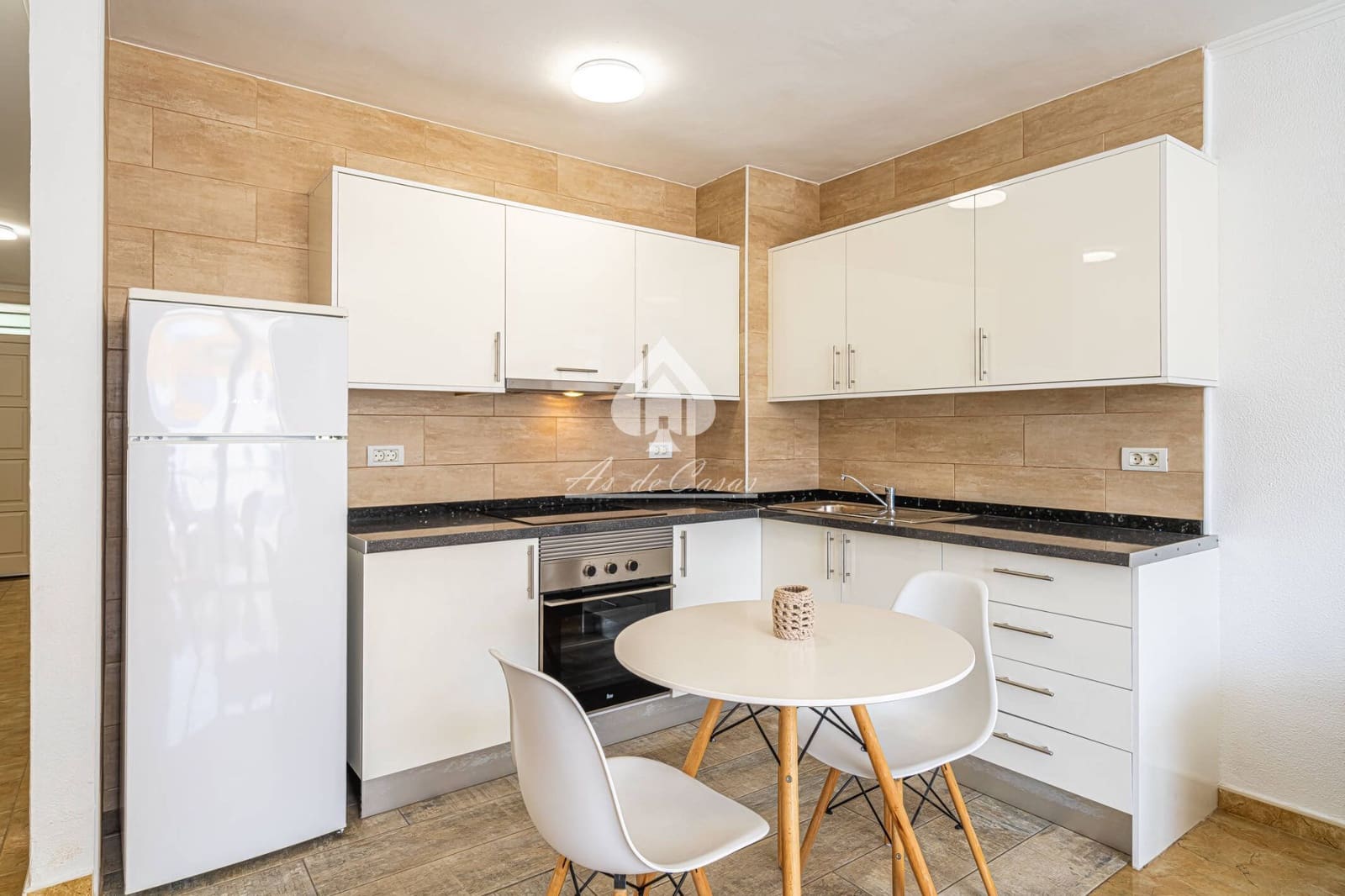 1 soverom Leilighet til leie i Los Cristianos - € 1 150 (Ref: 7810811)
