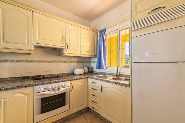 1 quarto Apartamento para arrendar em Los Cristianos, Arona com piscina - 1 500 € (Ref: 8103080)