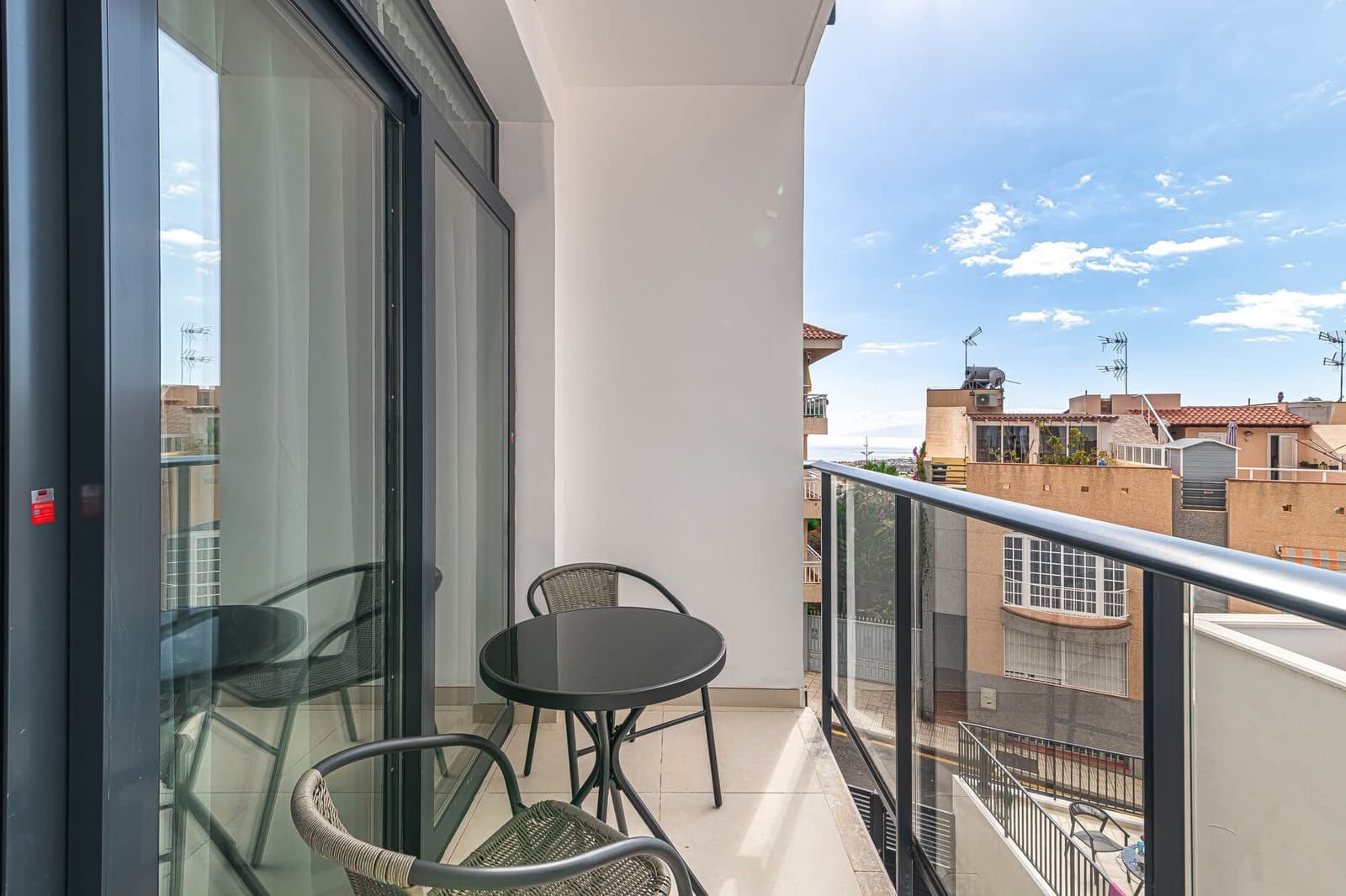 2 bedroom Flat for rent in Adeje with pool garage - € 1,200 (Ref: 8242328)