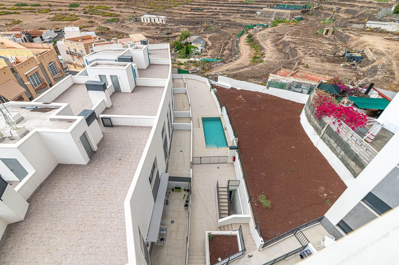 2 bedroom Flat for rent in Adeje with pool garage - € 1,200 (Ref: 8242328)