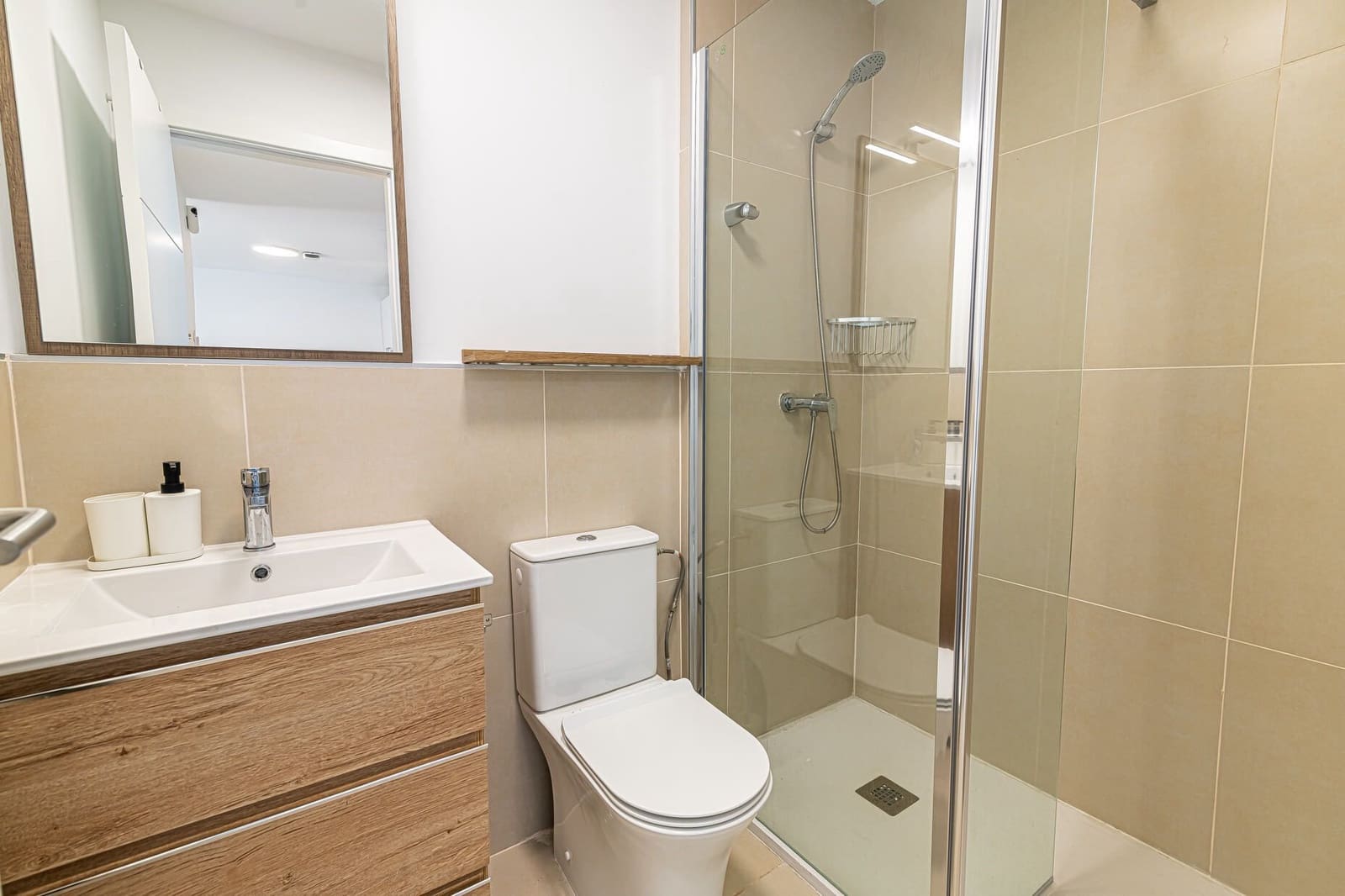 2 bedroom Flat for rent in Adeje with pool garage - € 1,200 (Ref: 8242328)