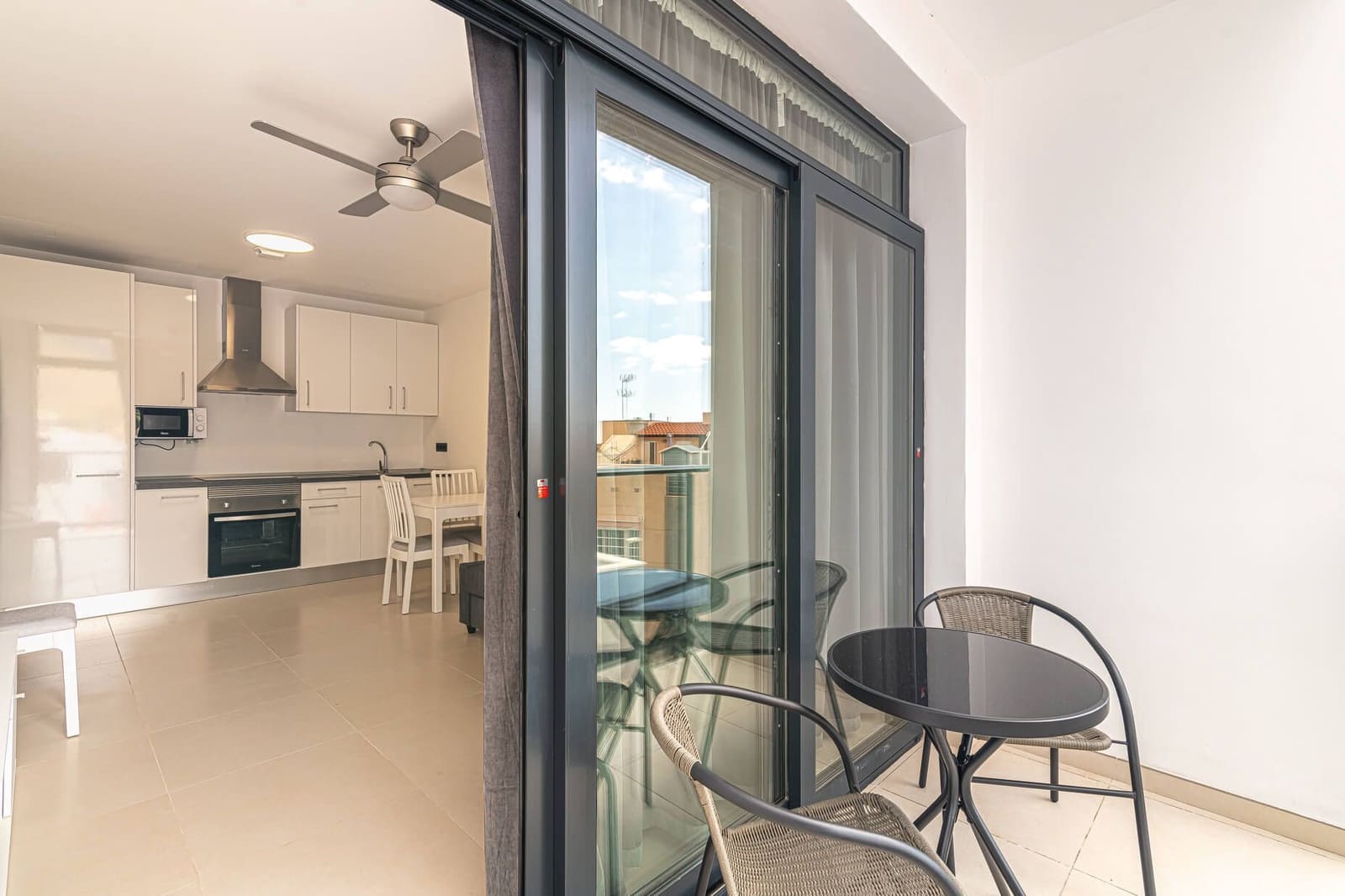 2 bedroom Flat for rent in Adeje with pool garage - € 1,200 (Ref: 8242328)