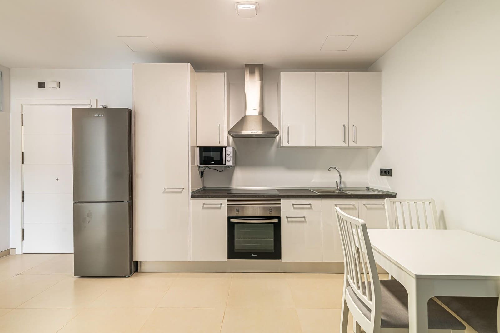 2 bedroom Flat for rent in Adeje with pool garage - € 1,200 (Ref: 8242328)