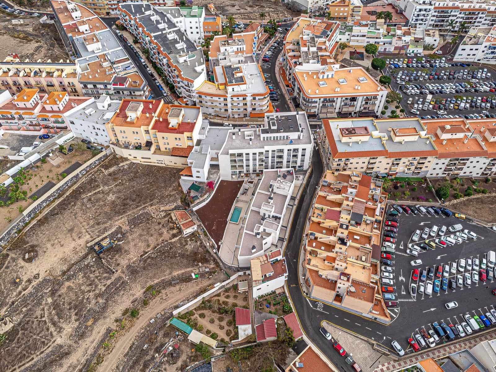 2 bedroom Flat for rent in Adeje with pool garage - € 1,200 (Ref: 8242328)