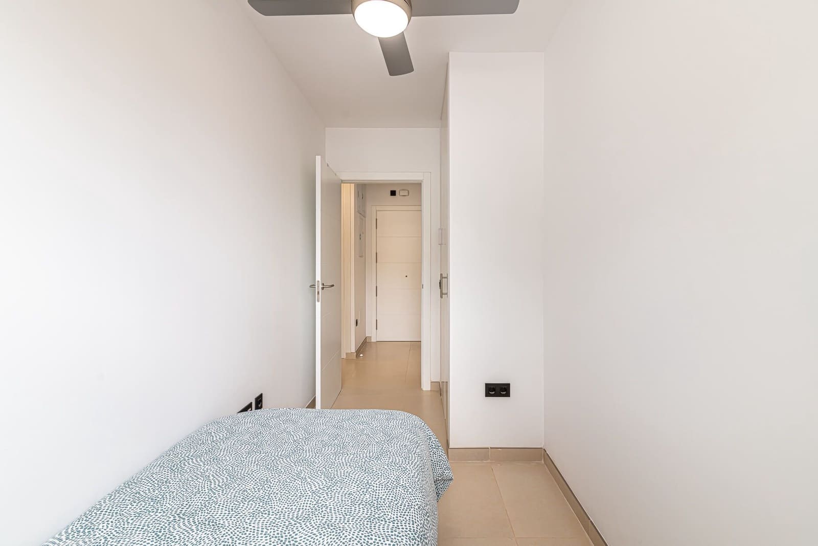 2 bedroom Flat for rent in Adeje with pool garage - € 1,200 (Ref: 8242328)