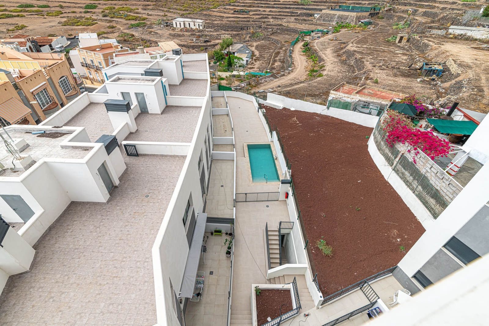 2 bedroom Flat for rent in Adeje with pool garage - € 1,200 (Ref: 8242328)