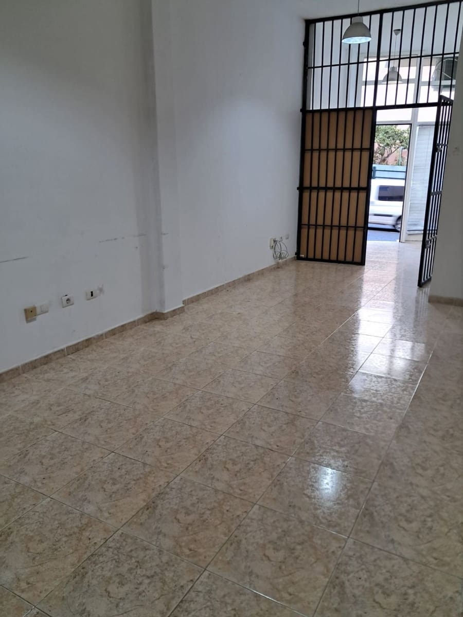 Kommersiell til salgs i El Sobradillo - € 69 000 (Ref: 8396419)