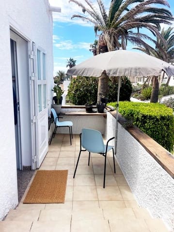 Yksiö vuokrattavana paikassa Poris de Abona, Arico mukana uima-altaan - 980 € (Ref: 8422943)