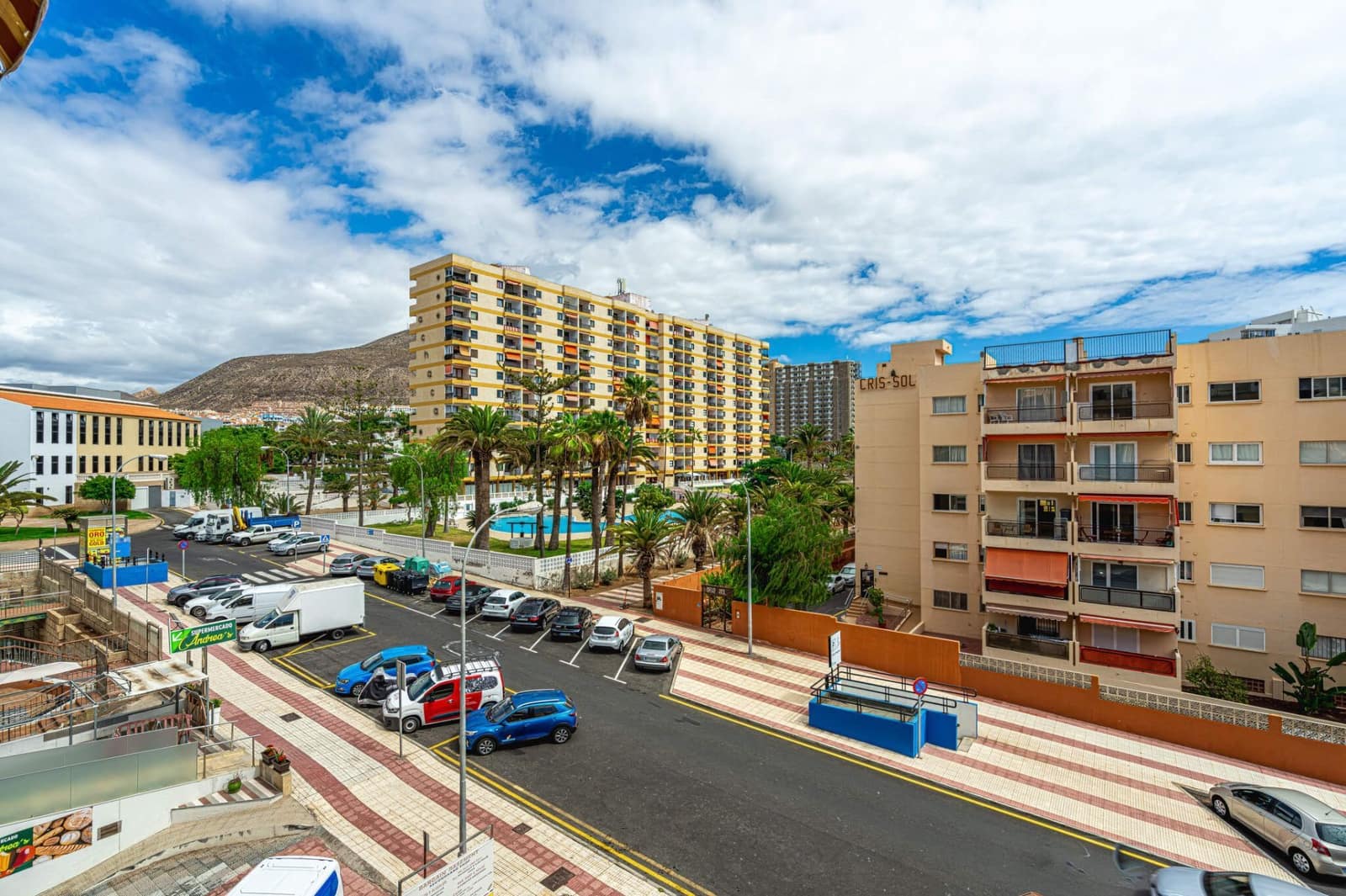 2 sypialnia Mieszkanie do wynajęcia w Los Cristianos z basenem garażem - 1 700 € (Ref: 8556528)