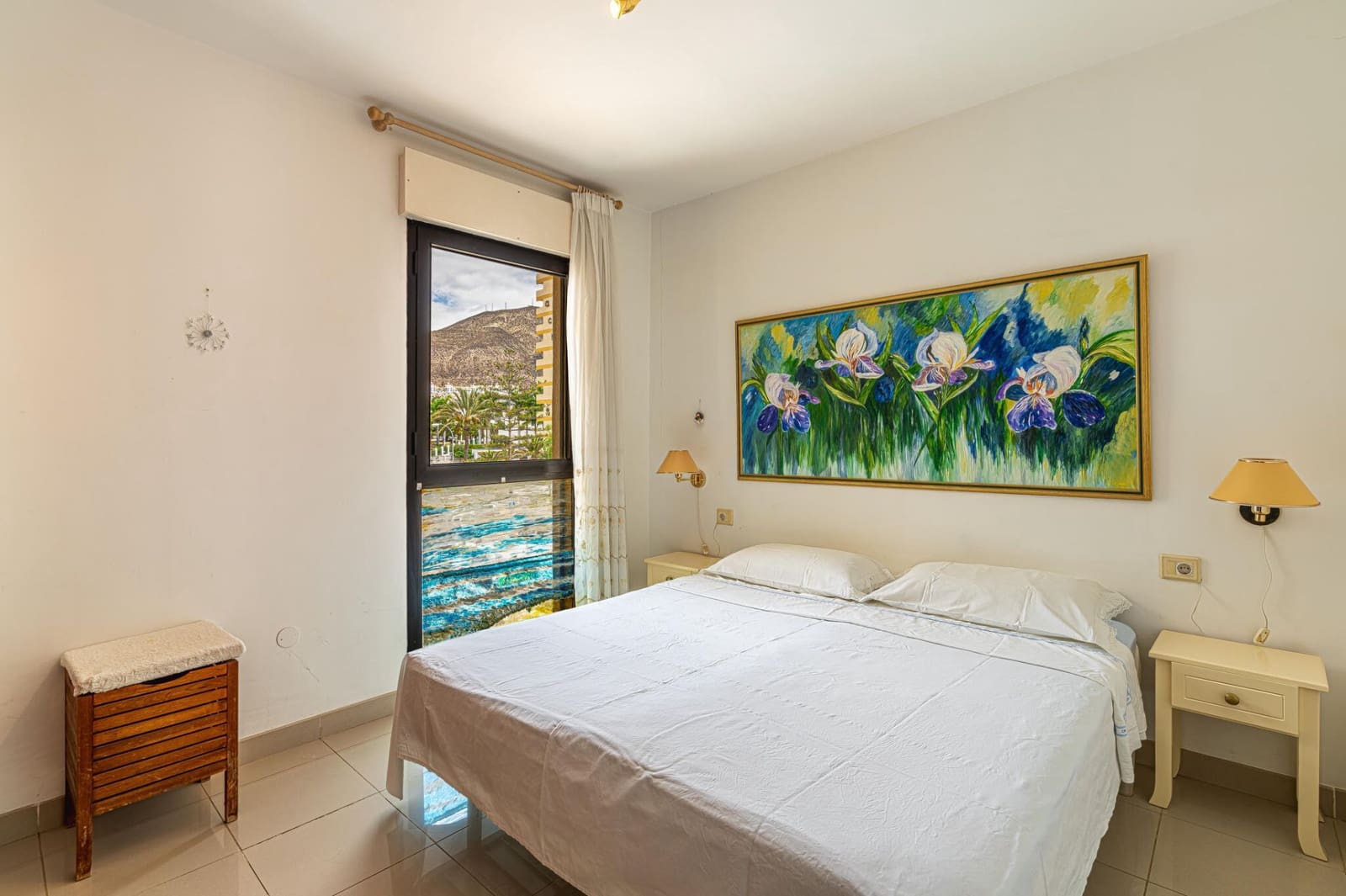 2 sypialnia Mieszkanie do wynajęcia w Los Cristianos z basenem garażem - 1 700 € (Ref: 8556528)