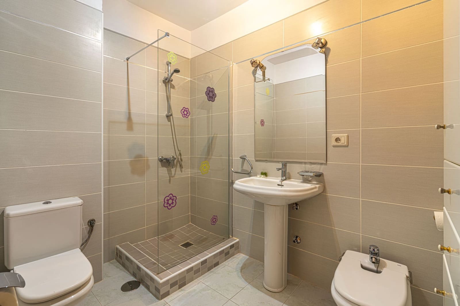 2 sypialnia Mieszkanie do wynajęcia w Los Cristianos z basenem garażem - 1 700 € (Ref: 8556528)