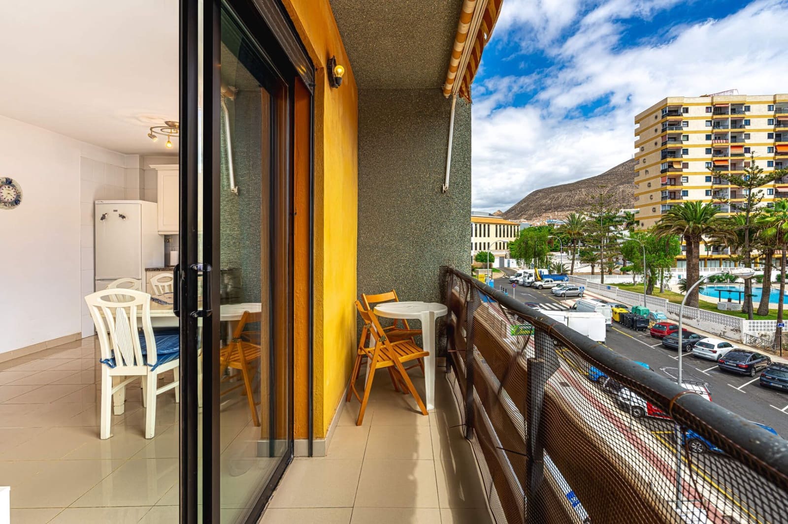 2 sypialnia Mieszkanie do wynajęcia w Los Cristianos z basenem garażem - 1 700 € (Ref: 8556528)