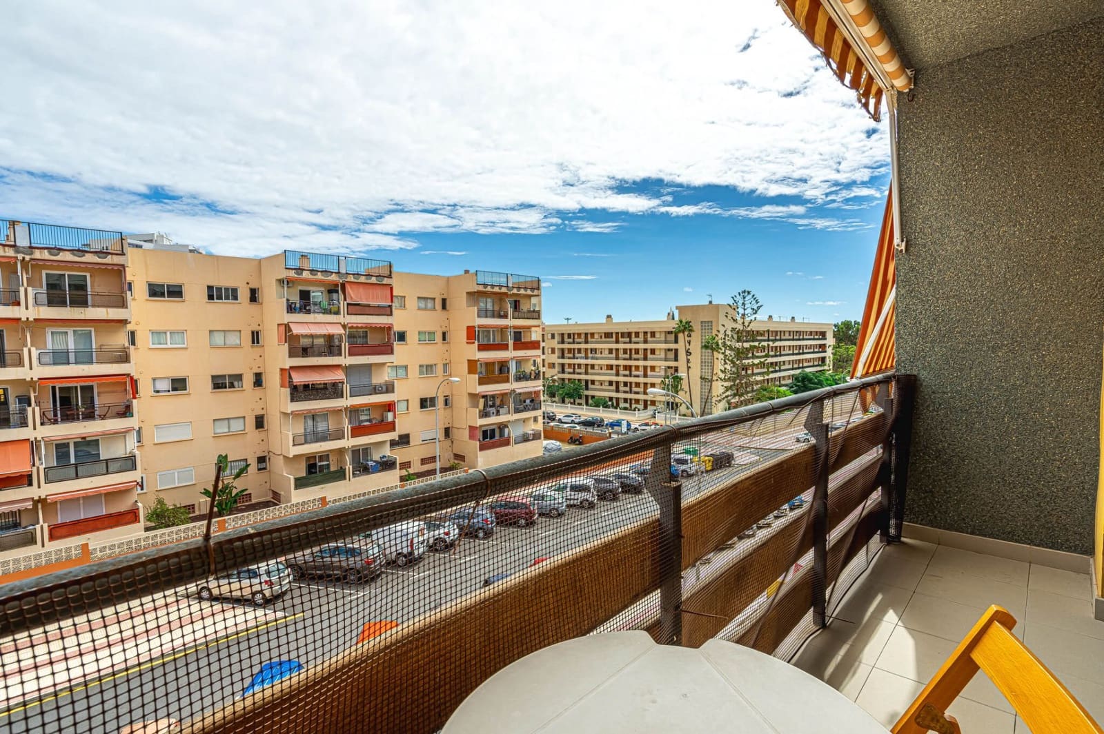 2 sypialnia Mieszkanie do wynajęcia w Los Cristianos z basenem garażem - 1 700 € (Ref: 8556528)