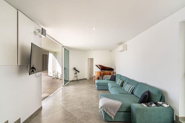 Chalet de 3 habitaciones en Guía de Isora en venta con piscina garaje - 998.000 € (Ref: 8670216)