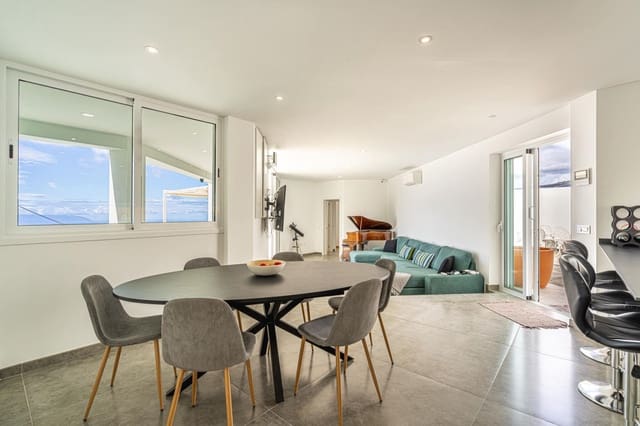 Chalet de 3 habitaciones en Guía de Isora en venta con piscina garaje - 998.000 € (Ref: 8670216)