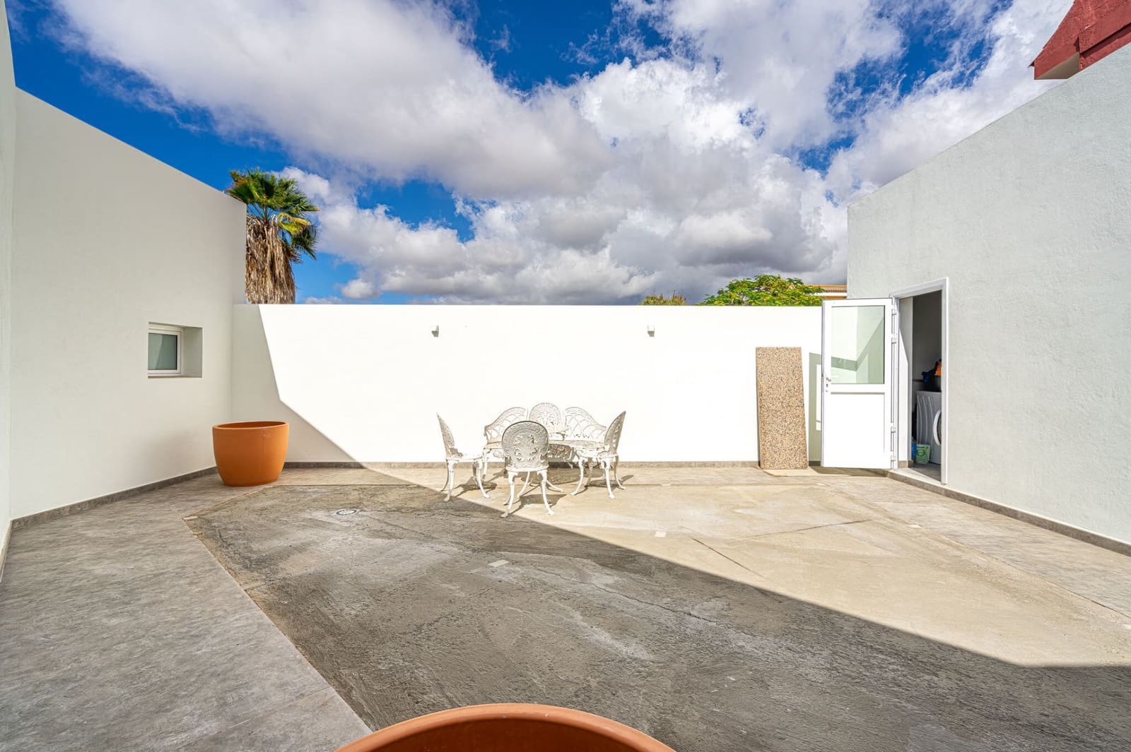 3 bedroom Villa for sale in Guia de Isora with pool garage - € 998,000 (Ref: 8670216)