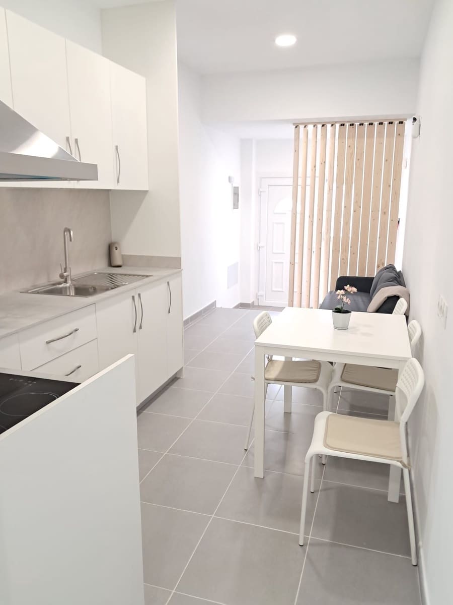 3 bedroom Semi-detached Villa for sale in Guimar - € 180,000 (Ref: 8879728)