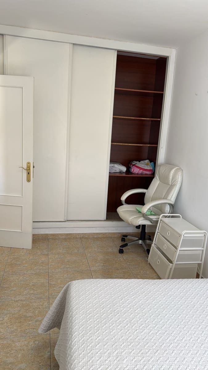 2 Zimmer Apartment zu vermieten in Buzanada - 500 € (Ref: 8912604)