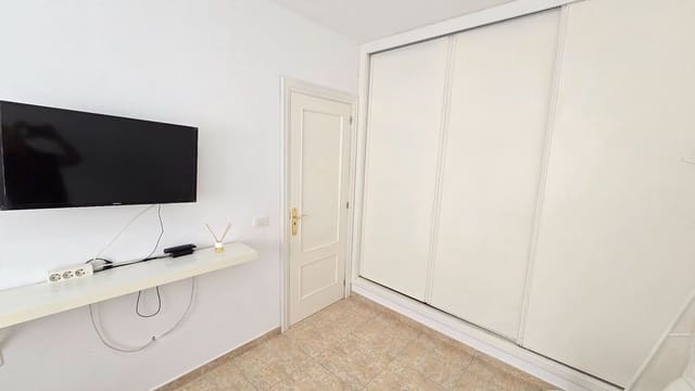 Appartement de 2 chambres à louer à Buzanada, Arona - 500 € (Ref: 8912604)