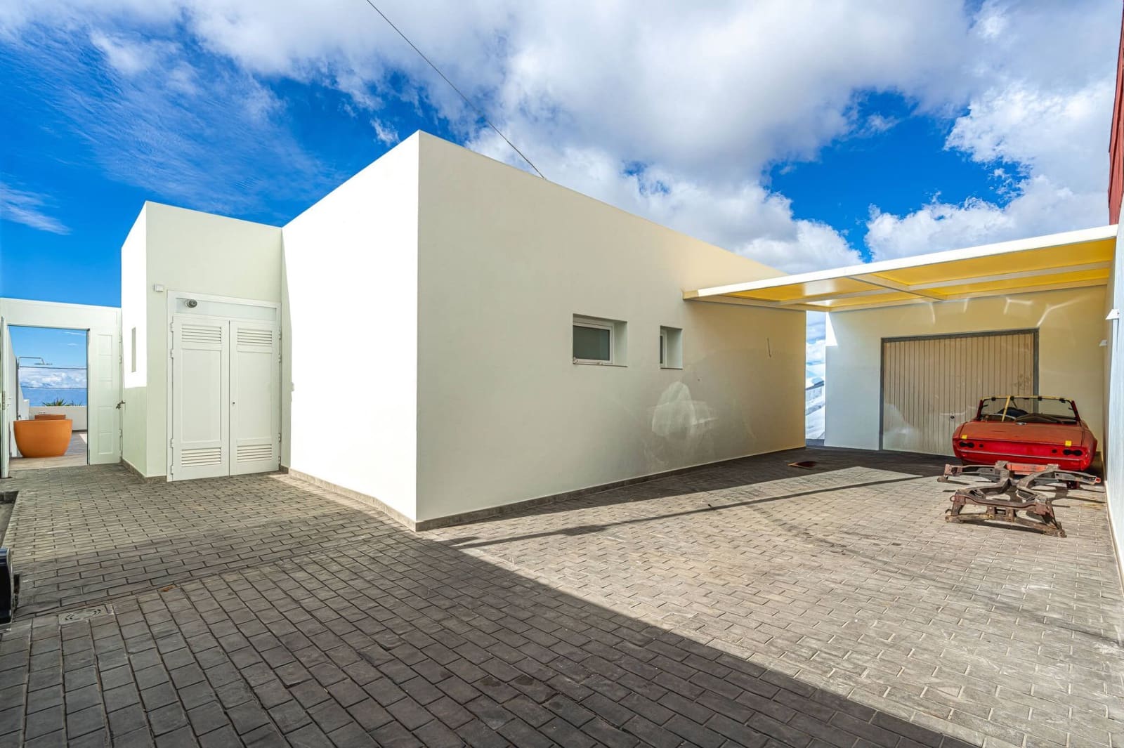 Chalet de 3 habitaciones en Guía de Isora en venta con piscina garaje - 998.000 € (Ref: 9004886)