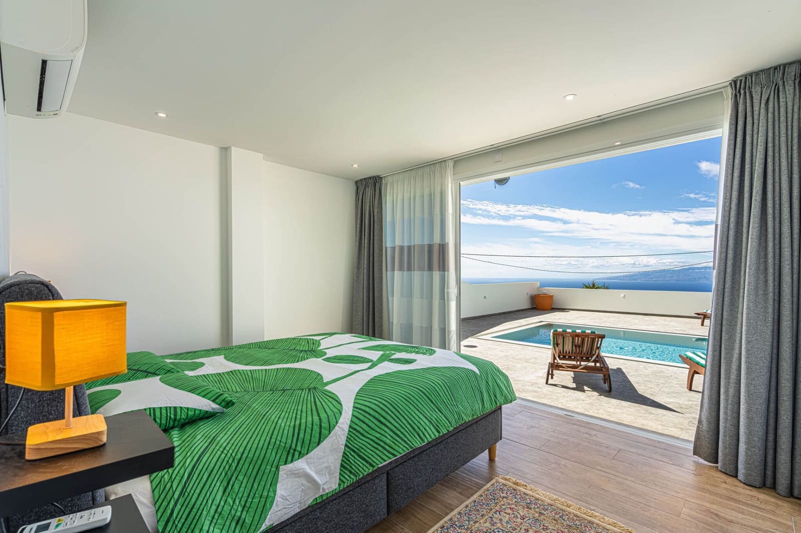 Chalet de 3 habitaciones en Guía de Isora en venta con piscina garaje - 998.000 € (Ref: 9004886)