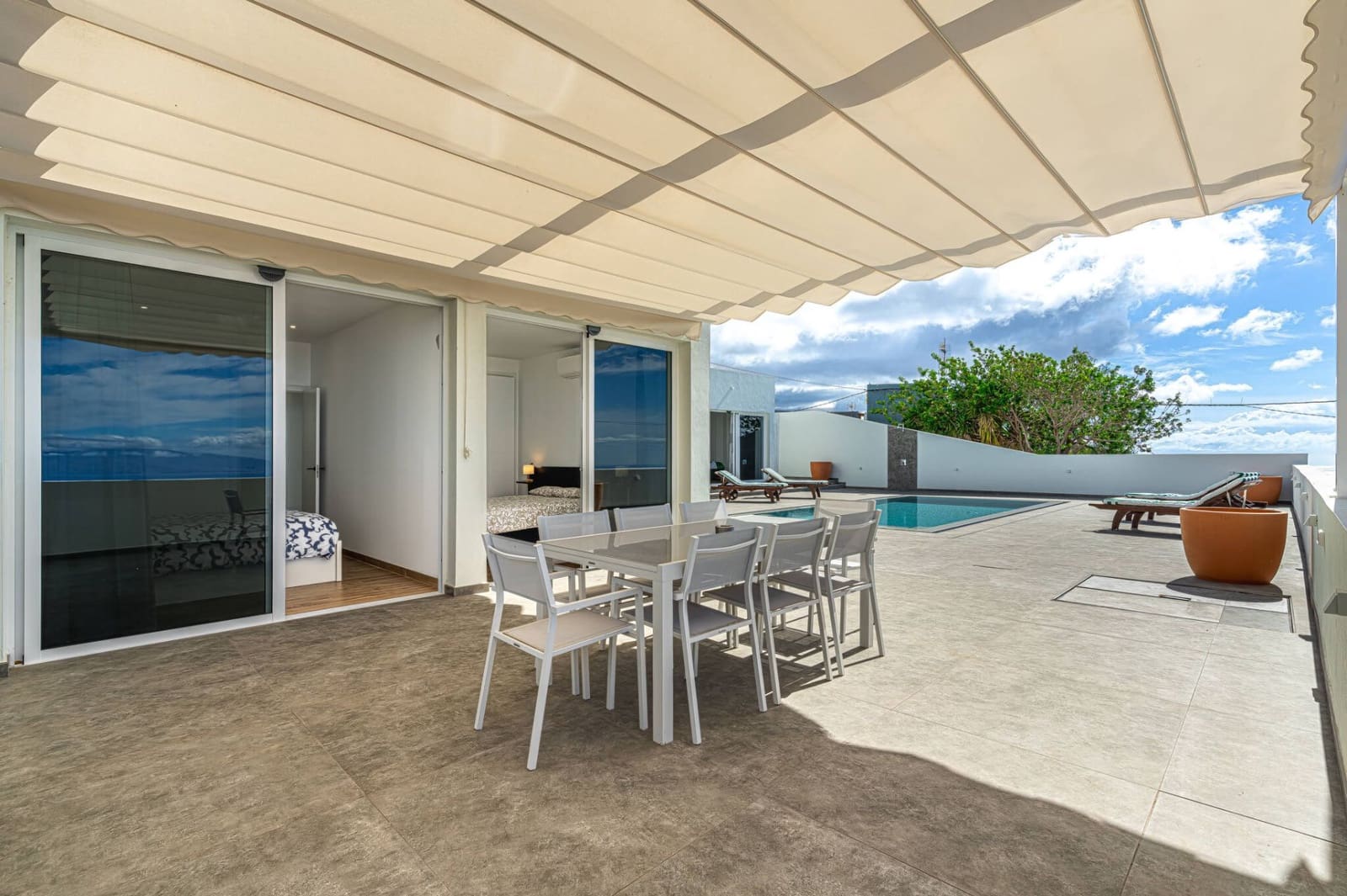 Chalet de 3 habitaciones en Guía de Isora en venta con piscina garaje - 998.000 € (Ref: 9004886)