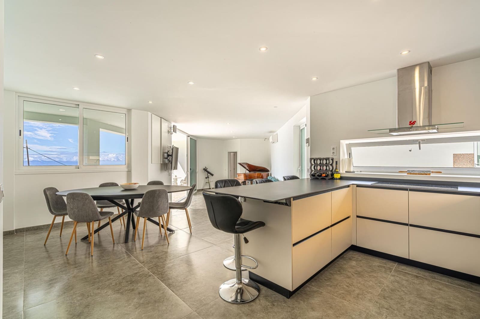 Chalet de 3 habitaciones en Guía de Isora en venta con piscina garaje - 998.000 € (Ref: 9004886)