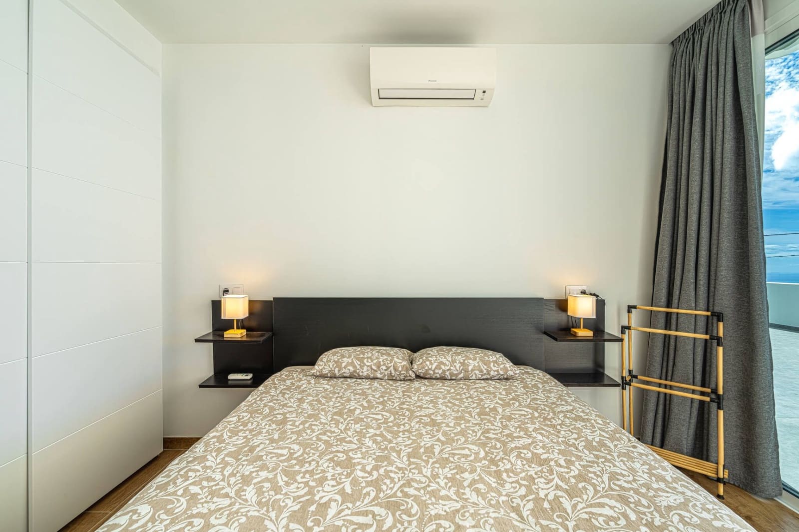 Chalet de 3 habitaciones en Guía de Isora en venta con piscina garaje - 998.000 € (Ref: 9004886)